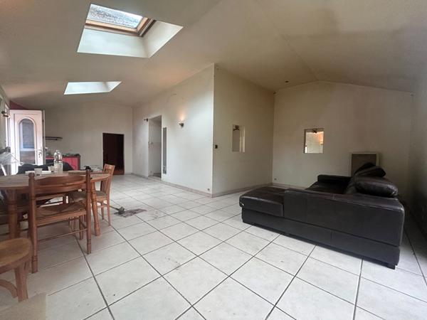 Ideal investisseur, maison a vendre à SAINT MEEN LE GRAND. Axe 164 ( Rennes / Loudéac.)