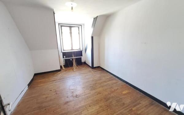 Immeuble centre ville Thury-Harcourt de 167 m²