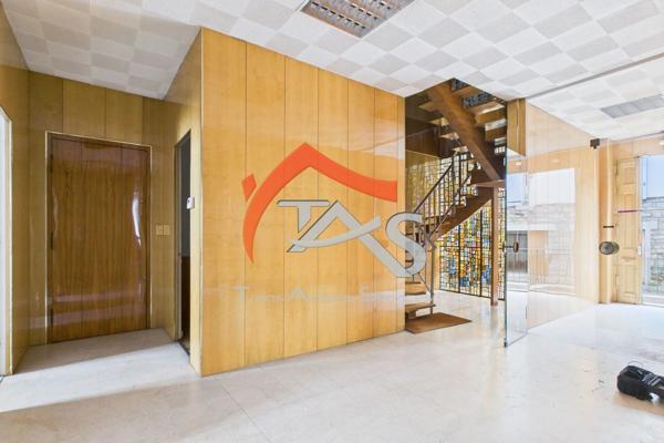 Vente                                                      Immeuble
                        
                                         773 m2                     à Saint-Chamond