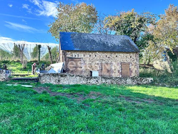 Charmante maison 61.54 m² à vendre avec dépendance à Saint-Aubin-Le-Dépeint (37370)