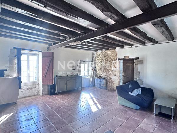 Charmante maison 61.54 m² à vendre avec dépendance à Saint-Aubin-Le-Dépeint (37370)