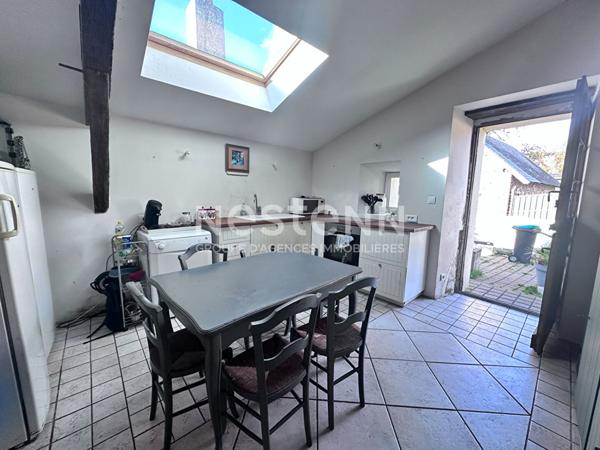 Charmante maison 61.54 m² à vendre avec dépendance à Saint-Aubin-Le-Dépeint (37370)