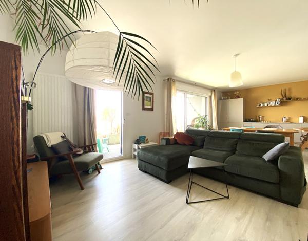 Appartement à vendre à Vannes Grand T3 75m² Ascenseur Terrasse Garage