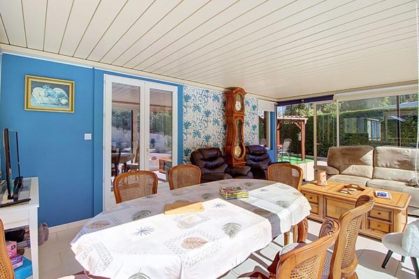 A VENDRE EN EXCLUSIVITÉ- Maison d'environ 120m2 à Vidauban- Terrain 1300m2,- piscine- cuisine d'été- garage - car port