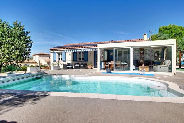A VENDRE EN EXCLUSIVITÉ- Maison d'environ 120m2 à Vidauban- Terrain 1300m2,- piscine- cuisine d'été- garage - car port