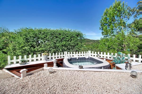 A VENDRE EN EXCLUSIVITÉ- Maison d'environ 120m2 à Vidauban- Terrain 1300m2,- piscine- cuisine d'été- garage - car port