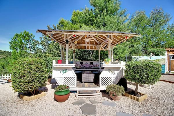 A VENDRE EN EXCLUSIVITÉ- Maison d'environ 120m2 à Vidauban- Terrain 1300m2,- piscine- cuisine d'été- garage - car port