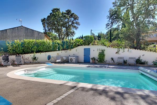 A VENDRE EN EXCLUSIVITÉ- Maison d'environ 120m2 à Vidauban- Terrain 1300m2,- piscine- cuisine d'été- garage - car port