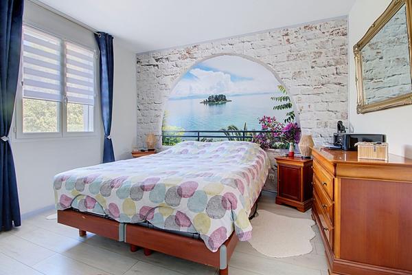 A VENDRE EN EXCLUSIVITÉ- Maison d'environ 120m2 à Vidauban- Terrain 1300m2,- piscine- cuisine d'été- garage - car port
