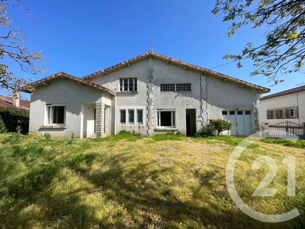 Maison à vendre  6 pièces - 166 m 2   ST AIGULIN  - 17