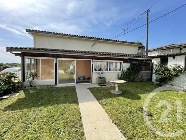 Maison à vendre  6 pièces - 166 m 2   ST AIGULIN  - 17