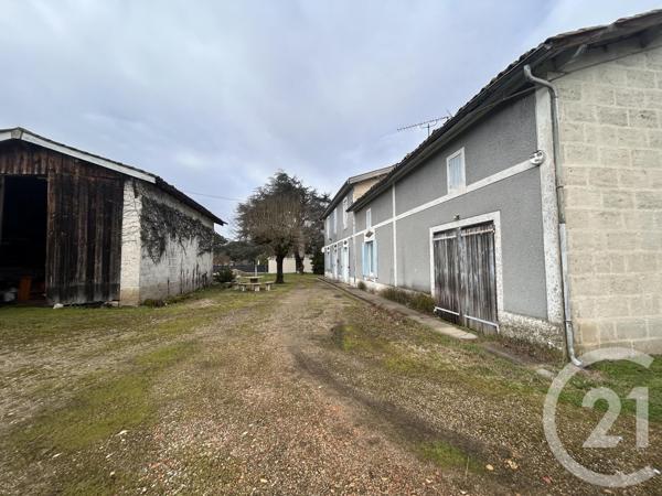Maison à vendre  6 pièces - 166 m 2   ST AIGULIN  - 17