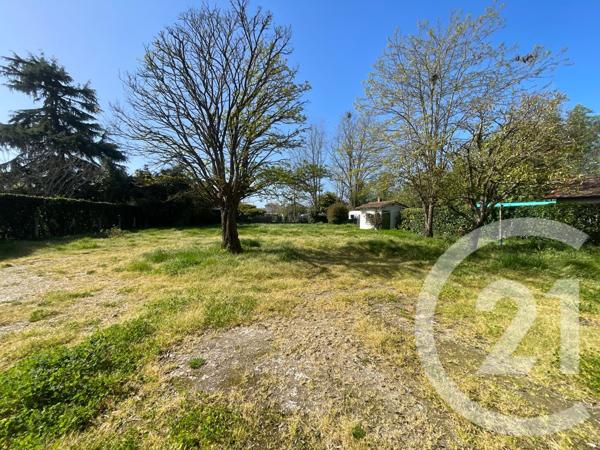 Maison à vendre  6 pièces - 166 m 2   ST AIGULIN  - 17