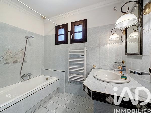 Maison à vendre 6 pièces 182 m² Cluses