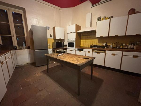 Propriété de caractère du XVIème siècle - Fort potentiel - Proche Vichy