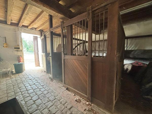 Propriété de caractère du XVIème siècle - Fort potentiel - Proche Vichy