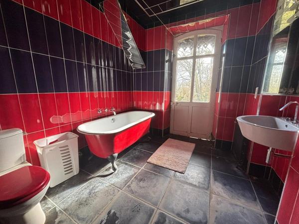 Propriété de caractère du XVIème siècle - Fort potentiel - Proche Vichy