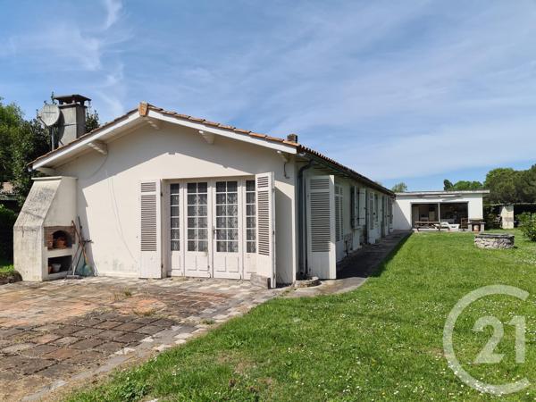 Maison à vendre  7 pièces - 230 m 2   ST VIVIEN DE MEDOC  - 33