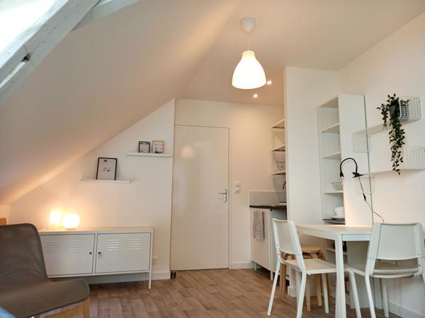 CHAMBRE DE 13.10 DANS APPARTEMENT DE 132 M² - MEUBLEE - TOUTE CHARGES COMPRISES