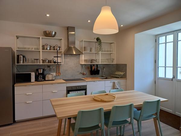CHAMBRE DE 13.10 DANS APPARTEMENT DE 132 M² - MEUBLEE - TOUTE CHARGES COMPRISES