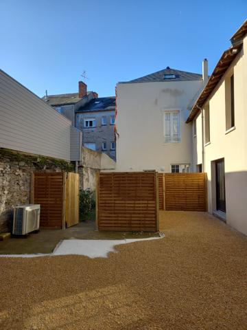 CHAMBRE DE 13.10 DANS APPARTEMENT DE 132 M² - MEUBLEE - TOUTE CHARGES COMPRISES