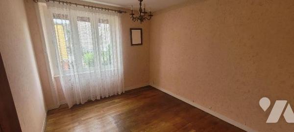 CROZON MORGAT - A proximité de la plage, maison traditionnelle bien tenue et comprenant une cui...