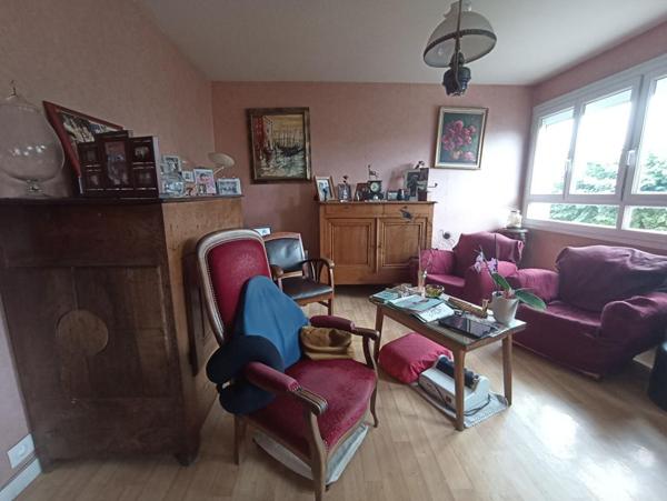 Appartement 73 m2, 1er étage, résidence ST GERMAIN à CHATEAUROUX, cave et garage
