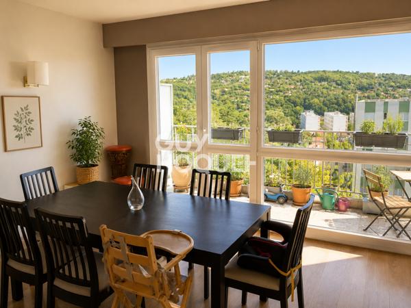 Appartement Oullins 5 pièce(s) avec vue incroyable sur Lyon + stationnement