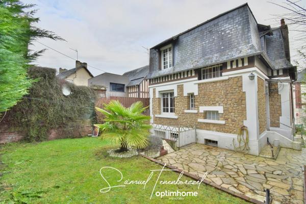 Maison néo-normande de caractère avec sous-sol et stationnement – Centre-ville de Lisieux
