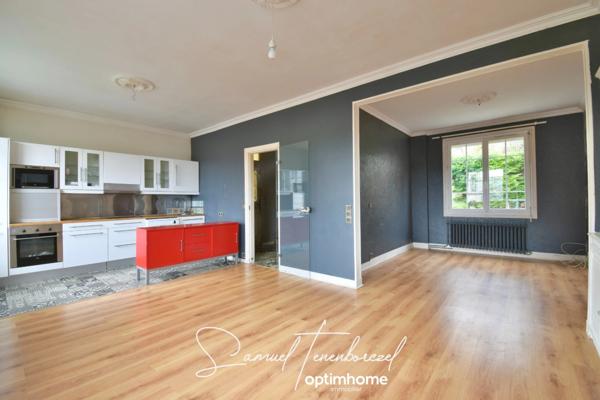 Maison néo-normande de caractère avec sous-sol et stationnement – Centre-ville de Lisieux