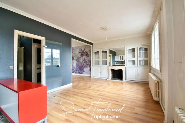 Maison néo-normande de caractère avec sous-sol et stationnement – Centre-ville de Lisieux