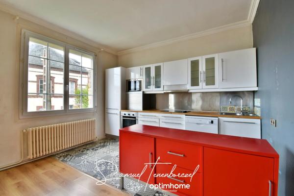 Maison néo-normande de caractère avec sous-sol et stationnement – Centre-ville de Lisieux