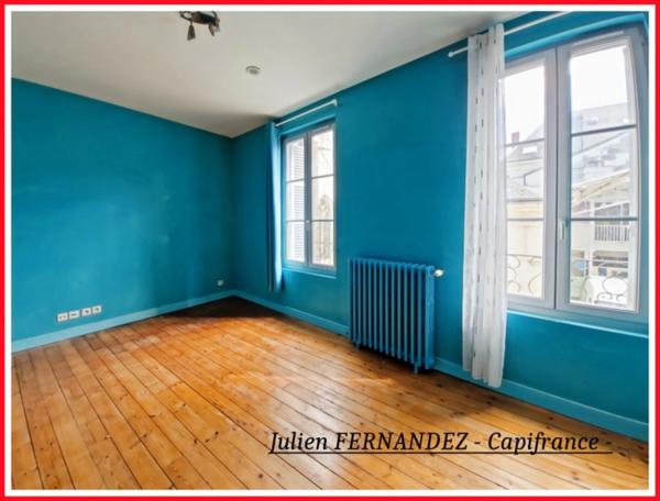 Dpt Vienne (86), à vendre CHÂTELLERAULT maison P10 de 190m² - Terrain de 129m²