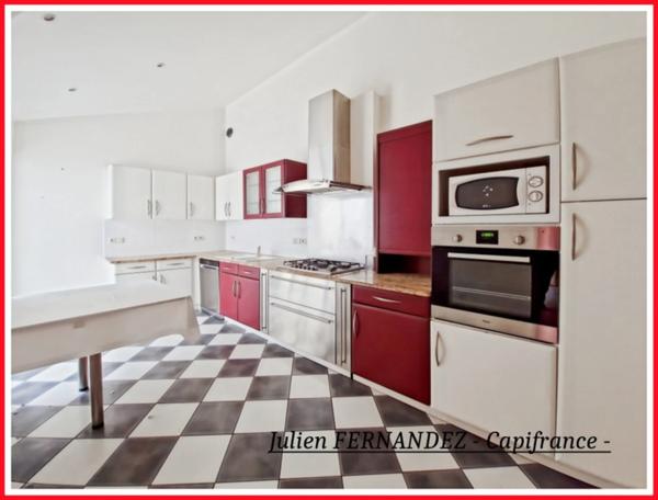 Dpt Vienne (86), à vendre CHÂTELLERAULT maison P10 de 190m² - Terrain de 129m²