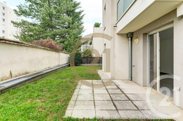 Appartement F3 à vendre  3 pièces - 63 m 2   LYON  - 69007