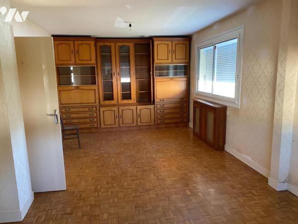 PAVILLON - A VENDRE- BESSE / BRAYE (72310)