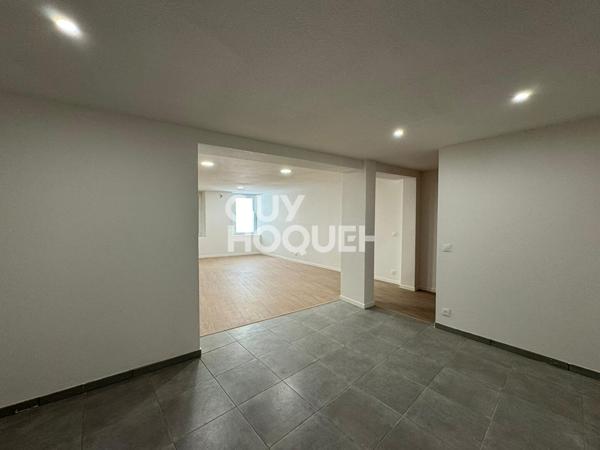 Maison de ville rénovée à proximité des commodités