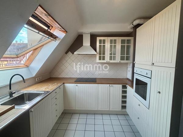 Duplex lumineux dernier étage avec balcon – Cœur d’Erstein