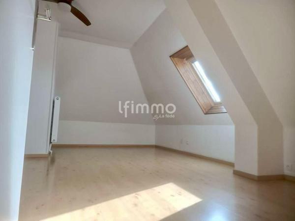 Duplex lumineux dernier étage avec balcon – Cœur d’Erstein