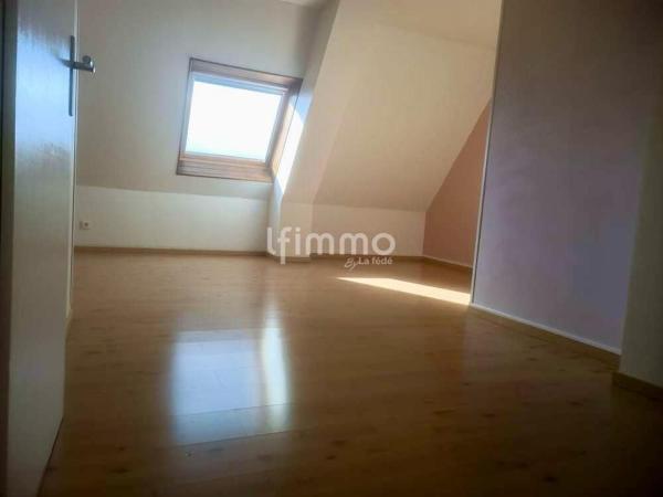 Duplex lumineux dernier étage avec balcon – Cœur d’Erstein