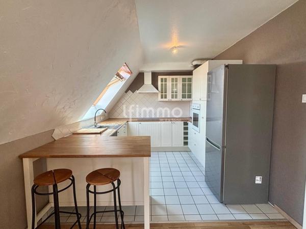 Duplex lumineux dernier étage avec balcon – Cœur d’Erstein