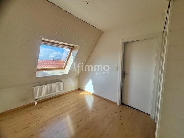 Duplex lumineux dernier étage avec balcon – Cœur d’Erstein