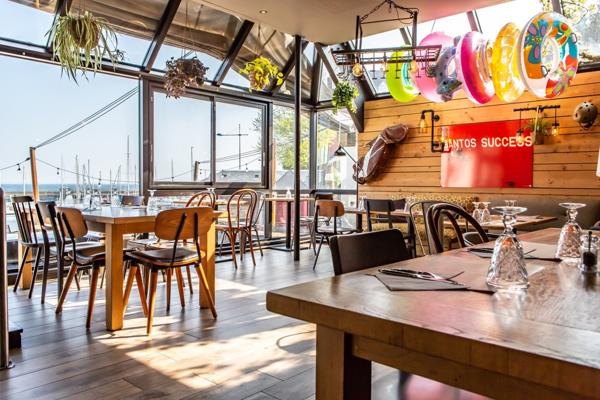 Fonds De Commerce - 180 m²