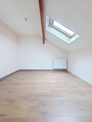 T3 de 75 m² avec jardin privatif, parking, garage et cave