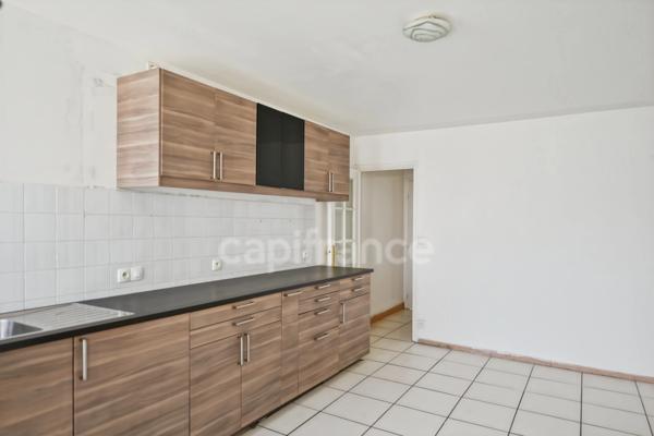 Maison à vendre à Tourcoing – 140 m², 195 000 € HAI