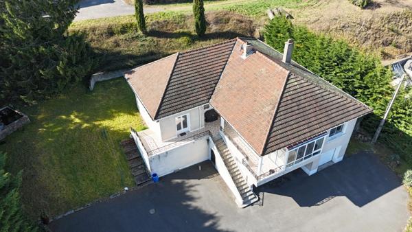 Maison à vendre 6 pièces sur 2 000 m² de terrain à PANISSIERES (42)