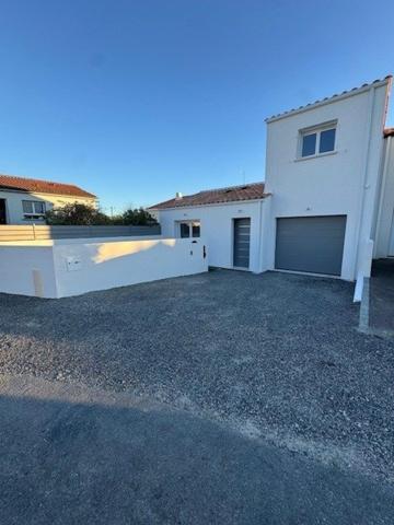 Maison neuve, première main