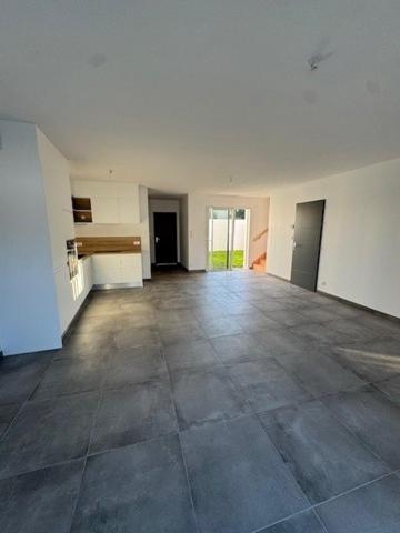 Maison neuve, première main