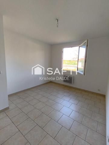 Maison de plain pied, trois chambres et garage attenant