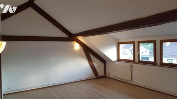 Appartement T3 (env. 40 m² habitables) au 2ème étage, situé à proximité du centre et des commodités